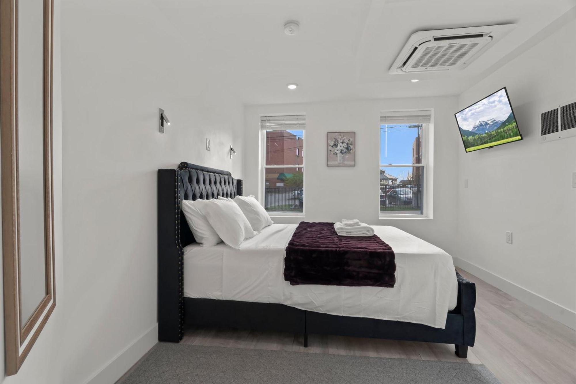 New Season Royals, Airport West Hotel Chester Room photo